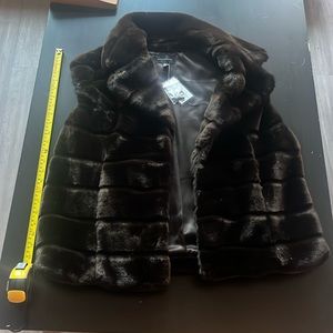 Women’s brown fur vest pullover